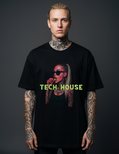 Masculogue® „Tech House Barbie“ – Oversized Shirt